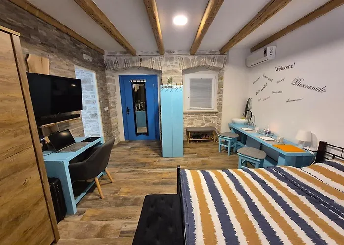 Doppelzimmer Carmen - Sauna, Badewanne, Wlan Пула