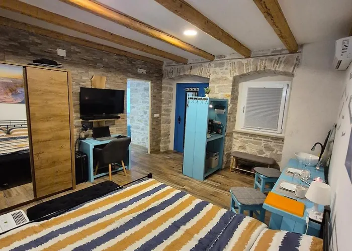 Apartment Doppelzimmer Carmen - Sauna, Badewanne, Wlan Pula