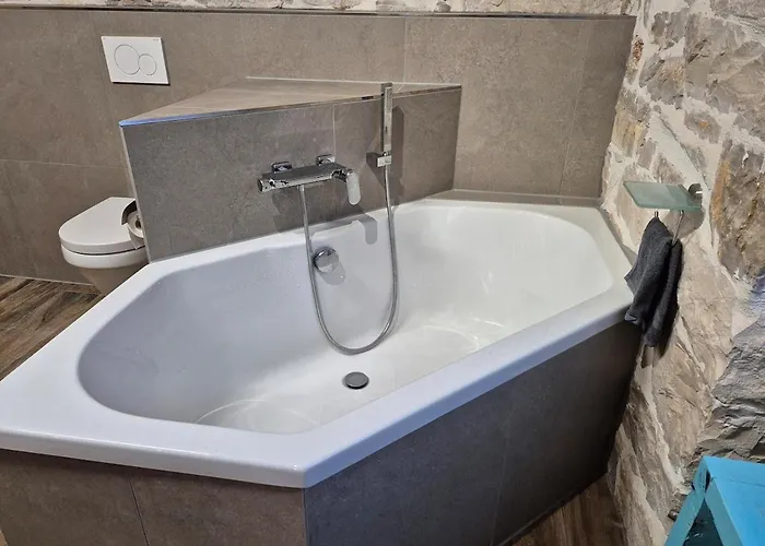 Doppelzimmer Carmen - Sauna, Badewanne, Wlan * Pula