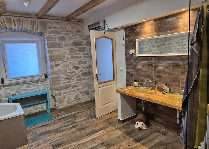 Apartment Doppelzimmer Carmen - Sauna, Badewanne, Wlan