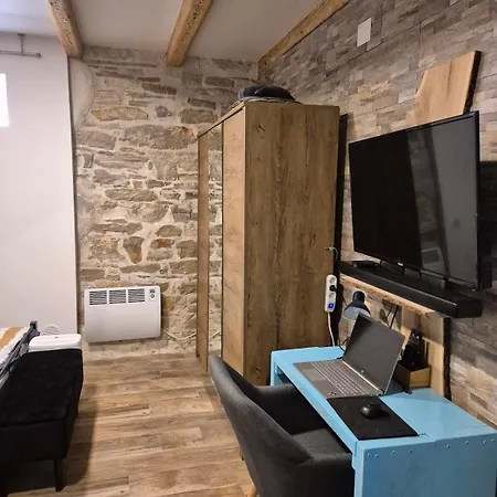 Apartmán Doppelzimmer Carmen - Sauna, Badewanne, Wlan *