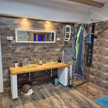Apartmán Doppelzimmer Carmen - Sauna, Badewanne, Wlan *