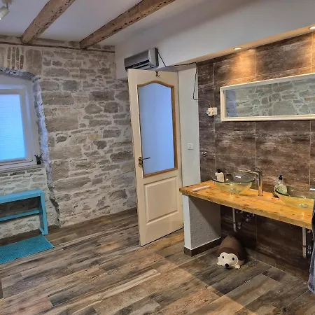 Apartmán Doppelzimmer Carmen - Sauna, Badewanne, Wlan