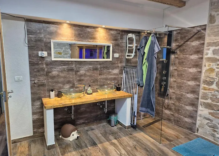 Doppelzimmer Carmen - Sauna, Badewanne, Wlan * Pula